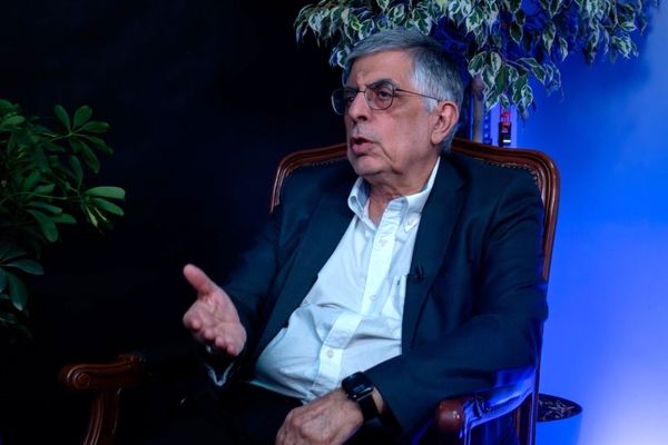 هشدار کرباسچی درباره پیامدهای مقابله نظامی، اقتصادی و سیاسی آمریکا با ایران | اصلاحات اقتصادی بدون «دیپلماسی تنظیم‌شده» ممکن نیست