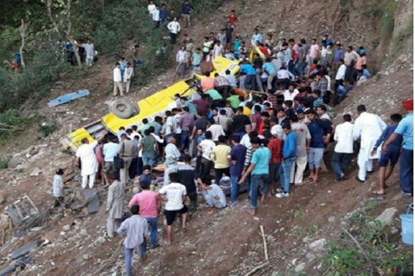 33 کشته و زخمی در پی واژگونی اتوبوسی در هند