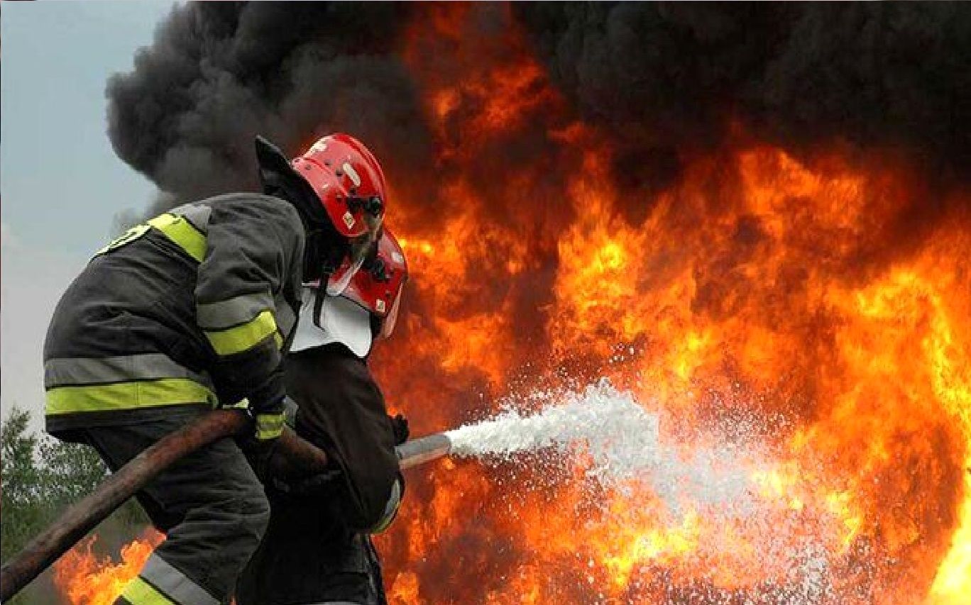 آتش سوزی یک واحد تجاری در مهرشهر کرج