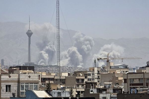 پیامدهای اقتصادی جنگ فرسایشی از نگاه یک اقتصاددان | دولت باید بسته‌های حمایتی برای شاغلان بخش خصوصی در نظر گیرد