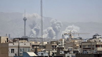 پیامدهای اقتصادی جنگ فرسایشی از نگاه یک اقتصاددان | دولت باید بسته‌های حمایتی برای شاغلان بخش خصوصی در نظر گیرد