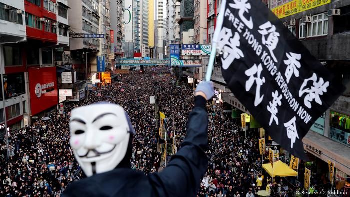 تظاهرات صدها هزار نفری در هنگ‌کنگ با شعار «مبارزه برای آزادی»
