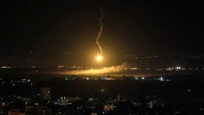 حمله جنگنده‌های اسرائیل به اطراف دمشق/ فرودگاه نظامی دیماس هدف قرار گرفت/ پدافند سوریه فعال شد