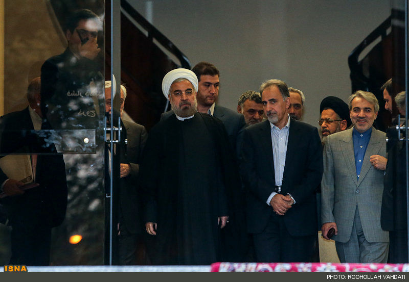 حسن روحانی با حضور شهردار تهران در جلسات کابینه موافقت کرد + عکس