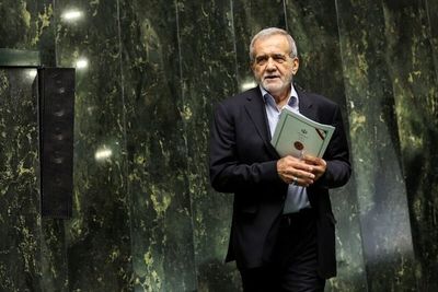 حذف یارانه پنهان از بودجه دولت پزشکیان؟ | احمدزاده: اصلاحات اقتصادی بدون «سرمایه اجتماعی» امکانپذیر نیست 3