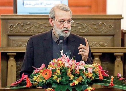 لاریجانی به دولت و مجلس هشدار داد/ سوال از روحانی