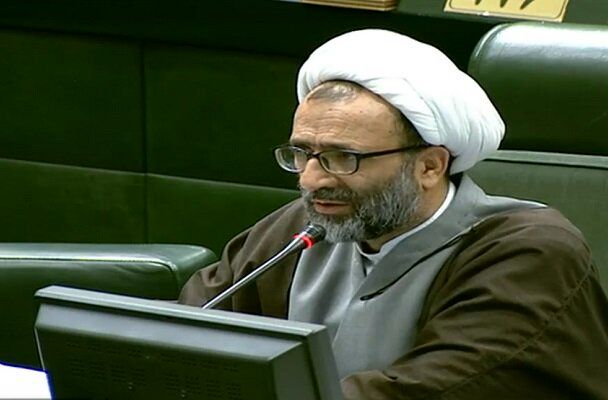 سلیمی: برخی به نام فیلترینگ دنبال منافع سیاسی‌اند / دولت شفاف بگوید چه کسانی پشت فیلترینگ هستند؟/ آزادی باید مرز داشته باشد