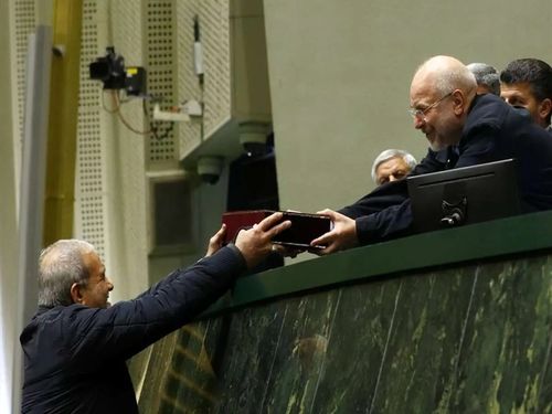 مخالفت مجلس با افزایش 20 درصدی حقوق کارمندان | لاهوتی: افزایش حقوق را به نرخ تورم نزدیک می‌کنیم | انارکی: خطر سقوط به زیر خط فقر جدی‌است