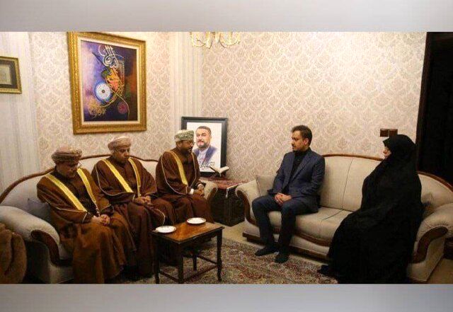 دیدار وزیر خارجه عمان با خانواده شهید امیرعبداللهیان