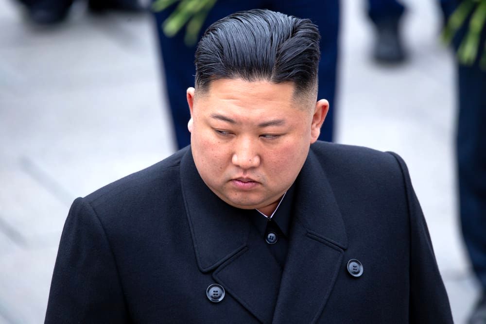 تصویر جدید رهبر کره شمالی بلال در دست! + عکس