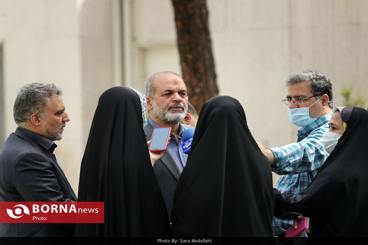  وزیر کشور: افسرده بودن جامعه ایرانی، یک حرف غلط و بی ربطی است