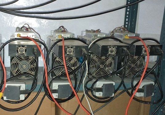 385 ماینر قاچاق از انبار یک کارخانه لو رفت