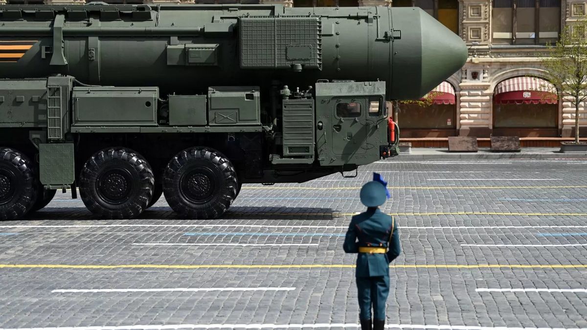 پیام تهدیدآمیز روسیه به غرب/ رونمایی مسکو از بمب هسته‌ای 12 بار قوی‌تر از بمب هیروشیما!