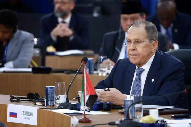 لاوروف: روسیه آماده است اورانیوم غنیشده در اختیار ایران قرار دهد