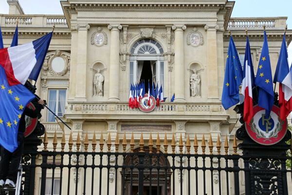 بیانیه فرانسه در پی تصمیم روسیه به اخراج دیپلمات های این کشور