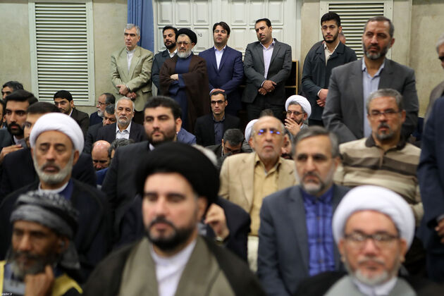 تصاویر دیدار مسئولان نظام، مهمانان کنفرانس وحدت و سفرای کشورهای اسلامی با رهبری