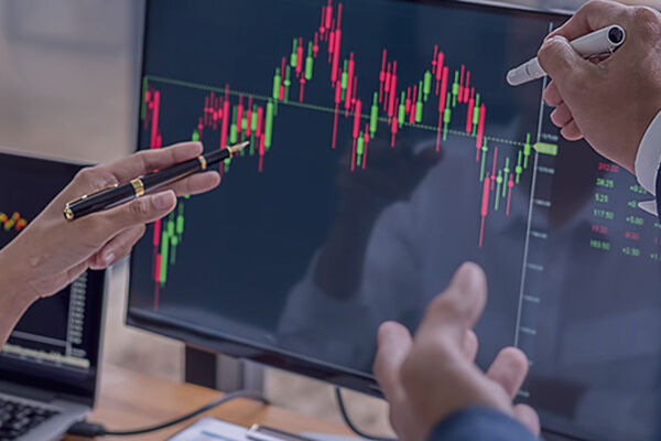 پیش بینی بورس فردا شنبه ۹ آبان ۱۴۰۵ | ریسک جنگ در برابر پتانسیل صعود بازار سهام