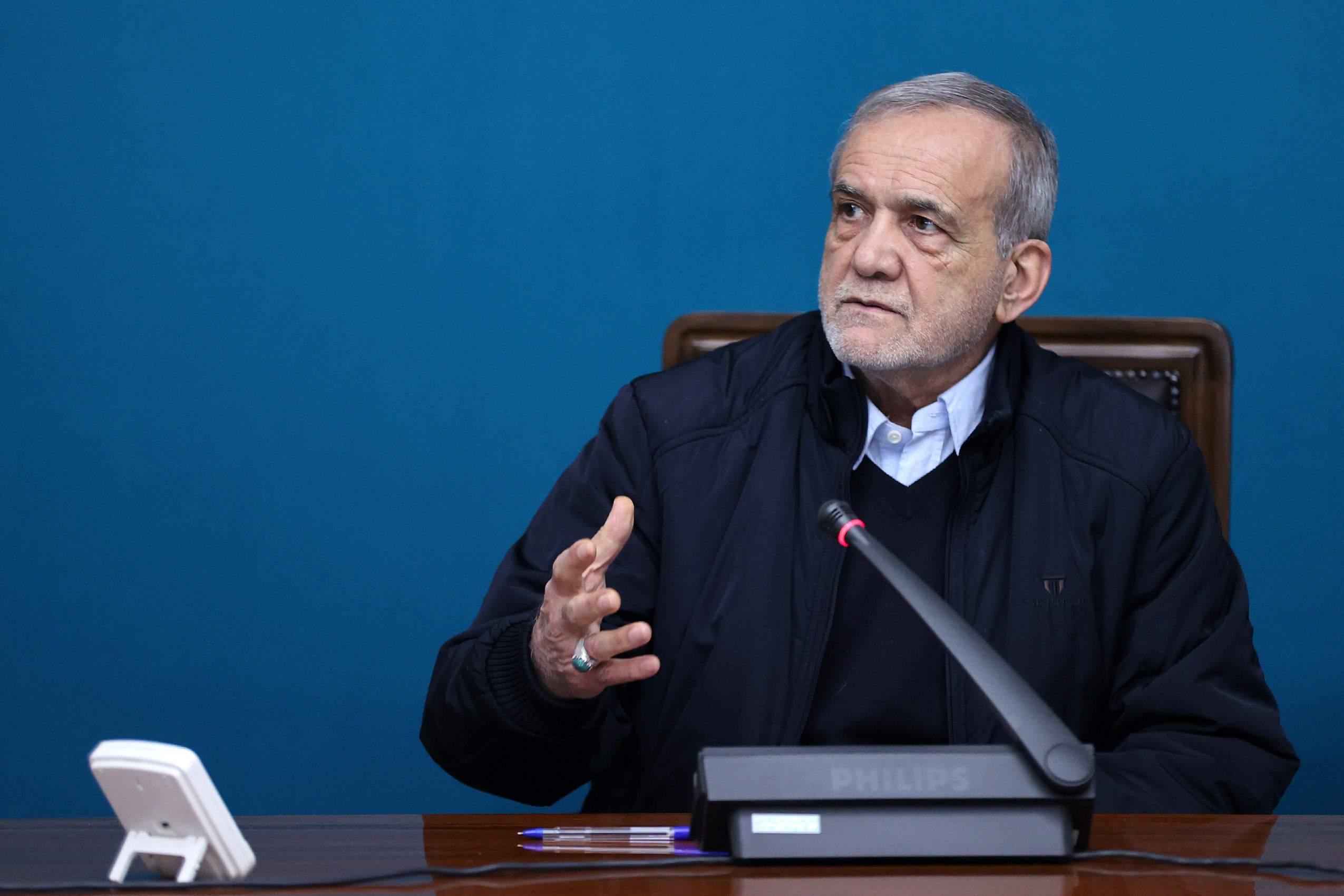 پزشکیان: نمی‌توانم بپذیرم که مردم دچار سختی و مشکل باشند/ اگر همه دست به دست هم دهیم، هیچ مانعی نمی‌تواند ما را متوقف کند