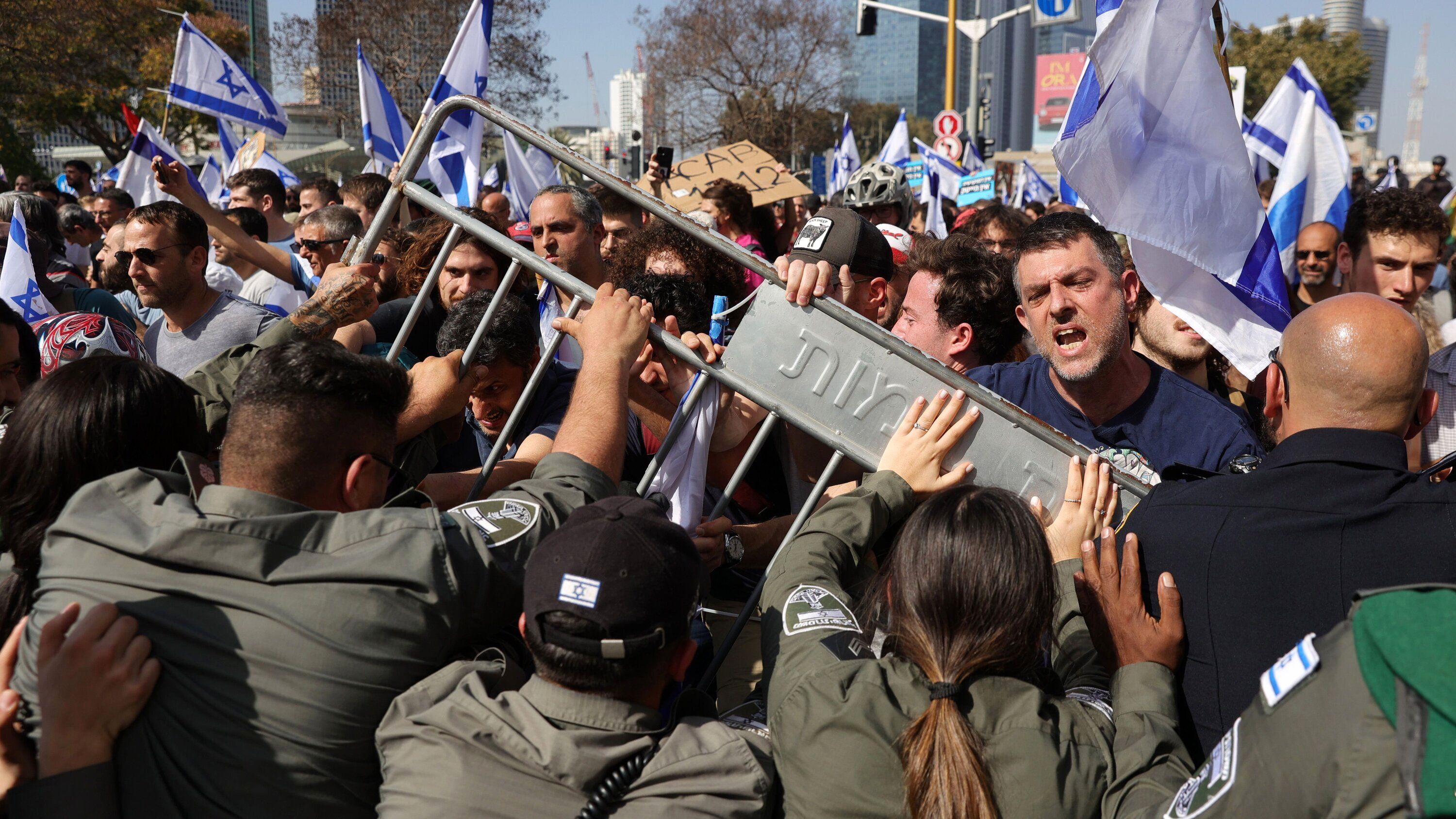 سرکوب معترضان در تل‌آویو / درخواست برای سرنگونی دولت نتانیاهو