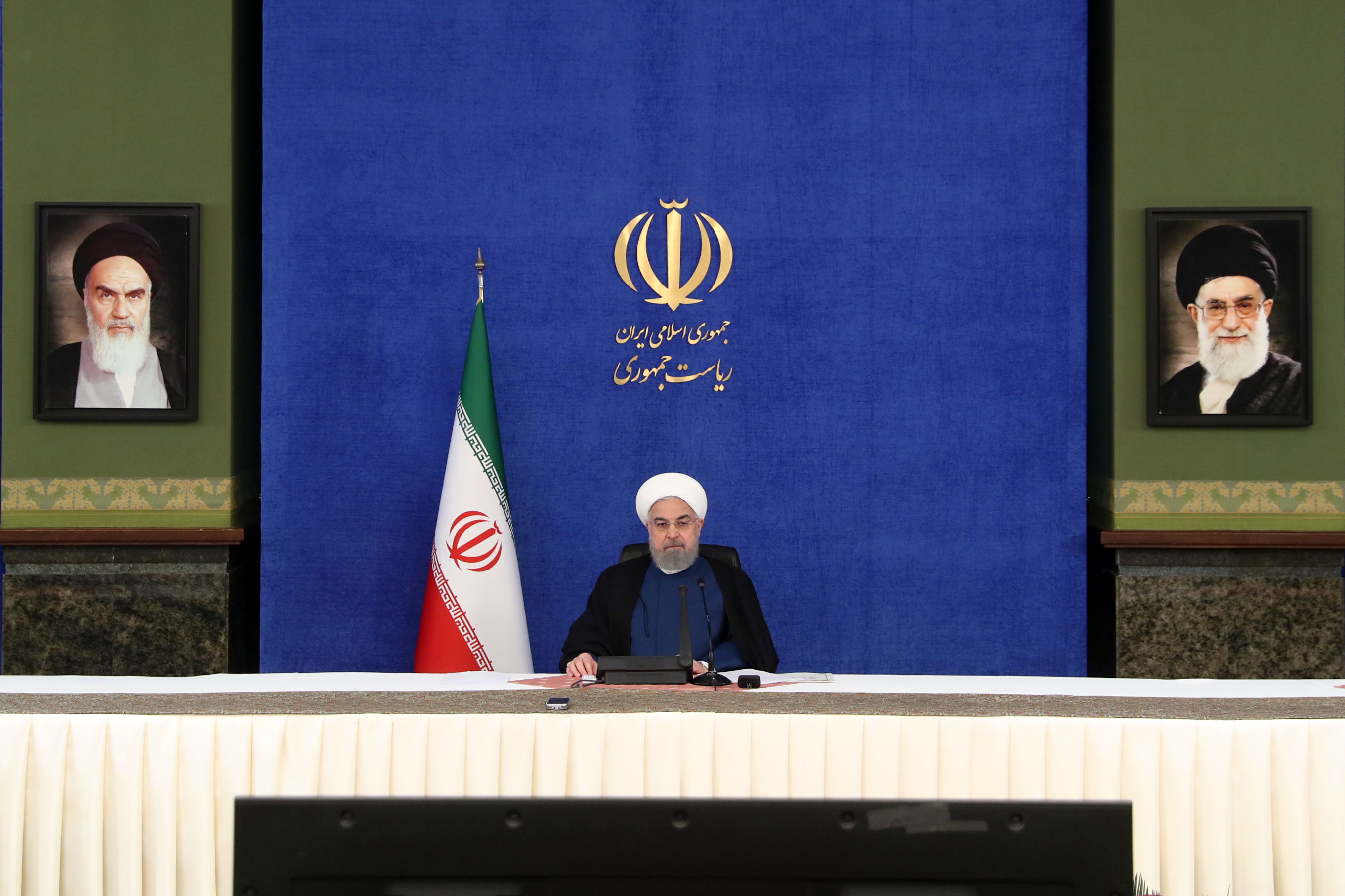 دیدار وزیر خارجه عراق با روحانی با فاصله اجتماعی +عکس