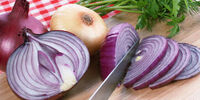 مصرف پیاز خام برش‌خورده خطرناک است؟