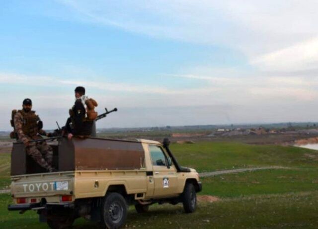 خبر منابع امنیتی از حمله یک هواپیمای ناشناس به خودروی حشد شعبی در مرز سوریه