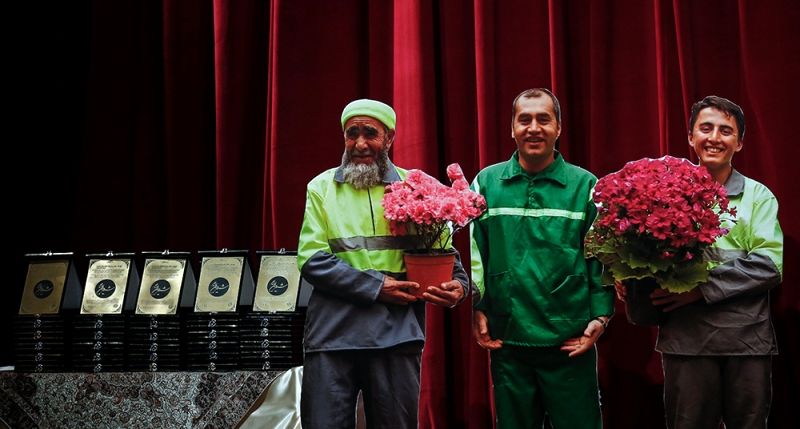 شهردار تهران در مراسم تقدیر از کارگران افغانستانی: زیبایی های شهر را مدیون شما هستیم