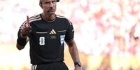 داور فینال جام جهانی ۲۰۲۶ خداحافظی کرد