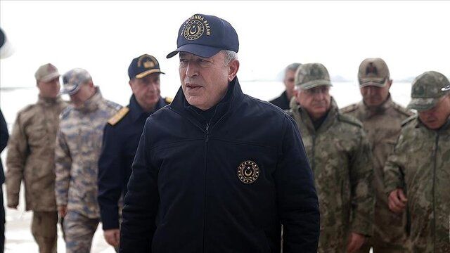 بازدید وزیر دفاع ترکیه از یگان‌های خط مرزی عراق