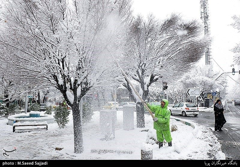 درخواست جالب «برفی» شهردار تهران از جوانان و دانش‌آموزان + عکس