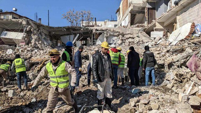 نجات معجزه‌آسای ۵ نفر پس از ۱۲۹ ساعت از زلزله ترکیه