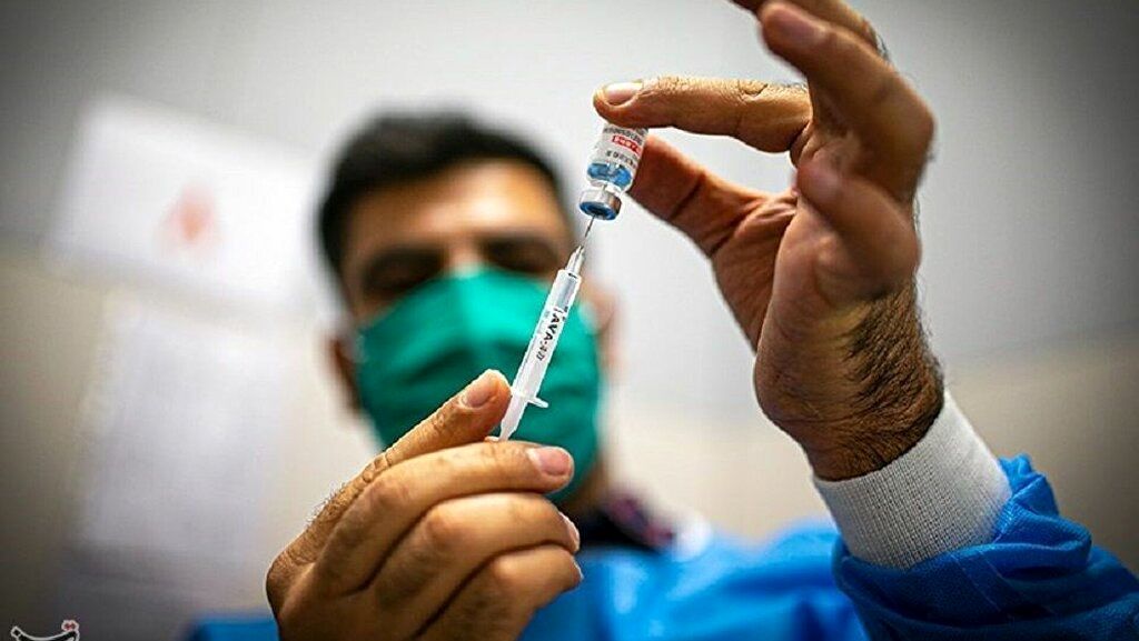 چه کسانی باید دز چهارم واکسن کرونا را دریافت کنند؟