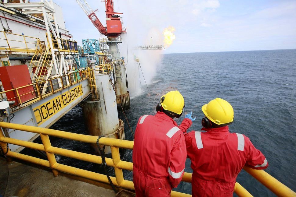 فوربس: صادرات نفت ایران افزایش یافت