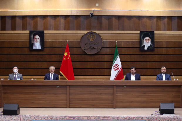 کنایه مخبر به معاون نخست وزیر چین/ احترام به تمامیت ارضی ایران یک اصل مهم و خدشه ناپذیر است