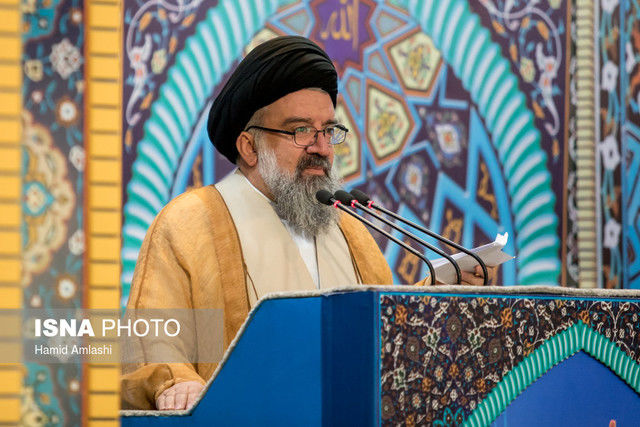 خطیب جمعه تهران: سازمان‌های بین‌المللی قابل اعتماد نیستند/با عصبانیت مشکلات کشور حل نمی‌شود