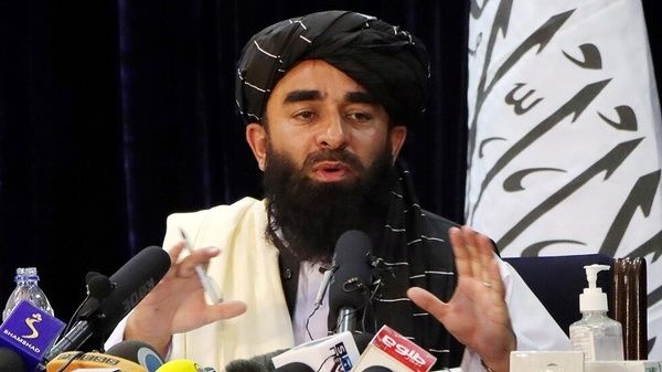 انتقاد طالبان از آمریکا/ سقوط دولت پیشین به نفع مردم نبود
