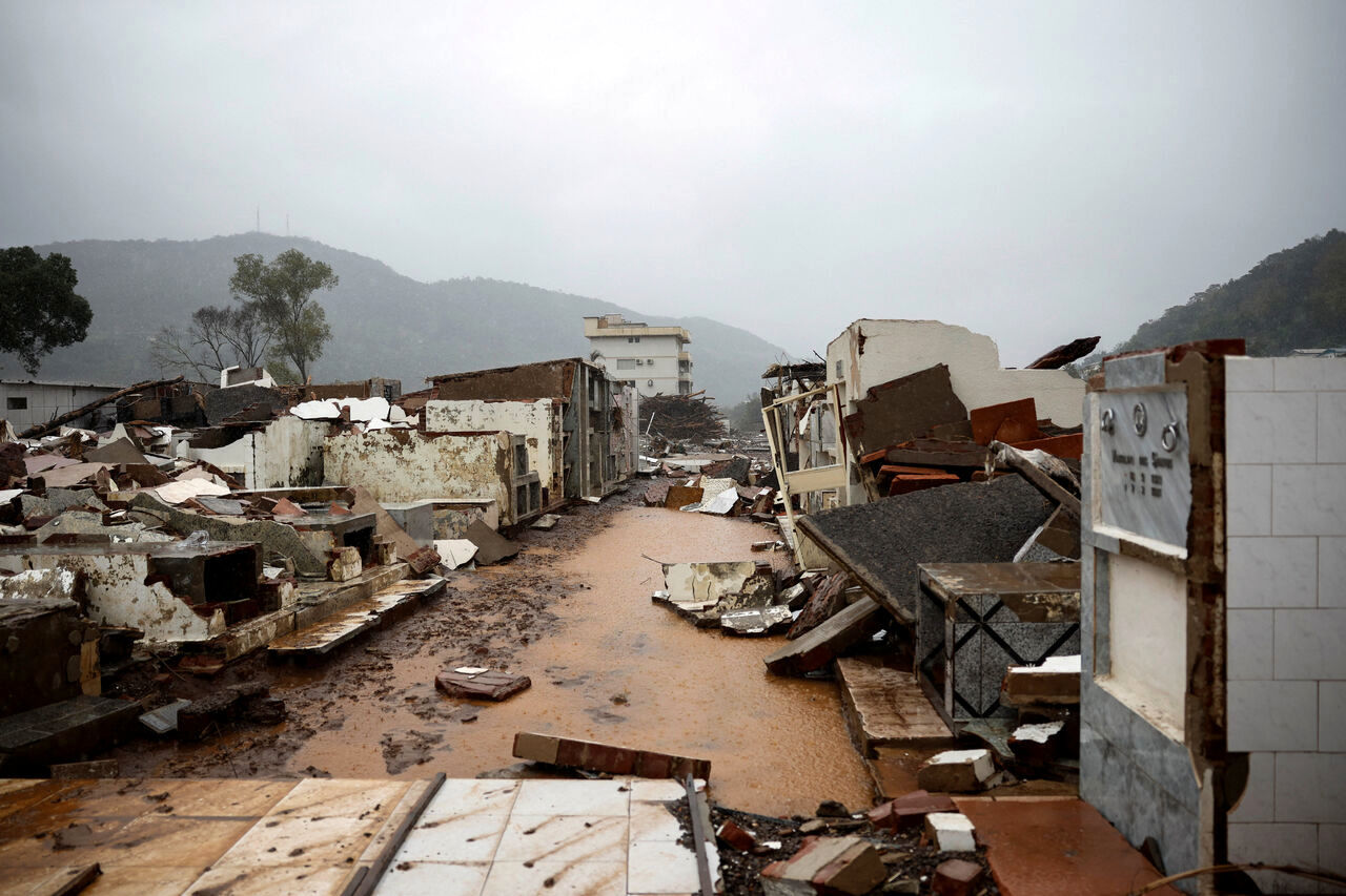 زلزله و بارندگی شدید در اندونزی 28 کشته و چهار مفقودی برجای گذاشت