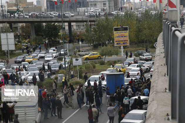 تصاویر حوادث بنزینی اخیر؛ از اعتراض تا آشوب و آسیب به اموال عمومی