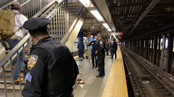 حمله با چاقو در ایستگاه مترو+ جزئیات 
