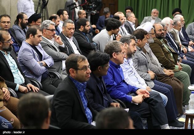 دیدار جمعی از شاعران و اهالی فرهنگ و ادب با رهبر معظم انقلاب