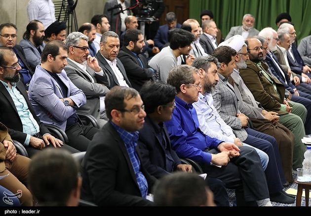 دیدار جمعی از شاعران و اهالی فرهنگ و ادب با رهبر معظم انقلاب