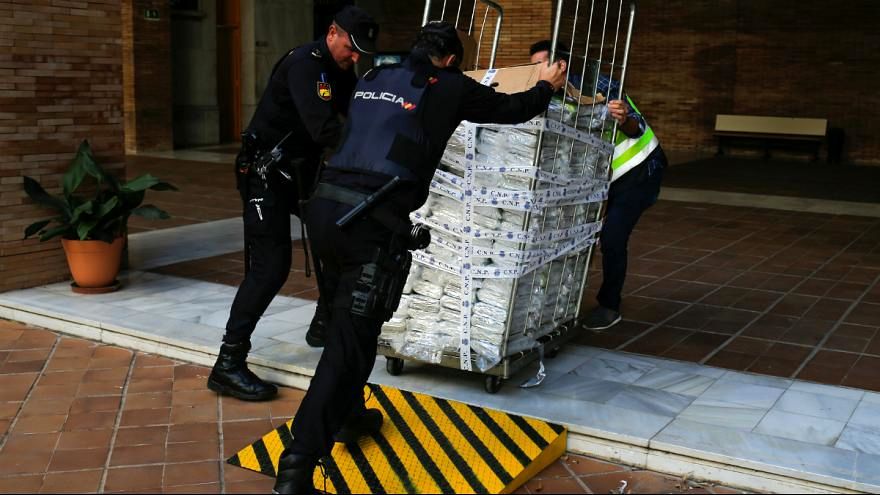 6 تن کوکائین یک میلیارد دلاری لابه‌لای خوشه موزها در اسپانیا کشف شد 