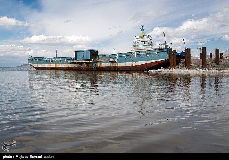 تصاویر افزایش آب در دریاچه ارومیه 