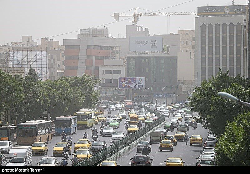 هوای تهران ناسالم شد / این افراد از تردد  در معابر شهری خودداری کنند