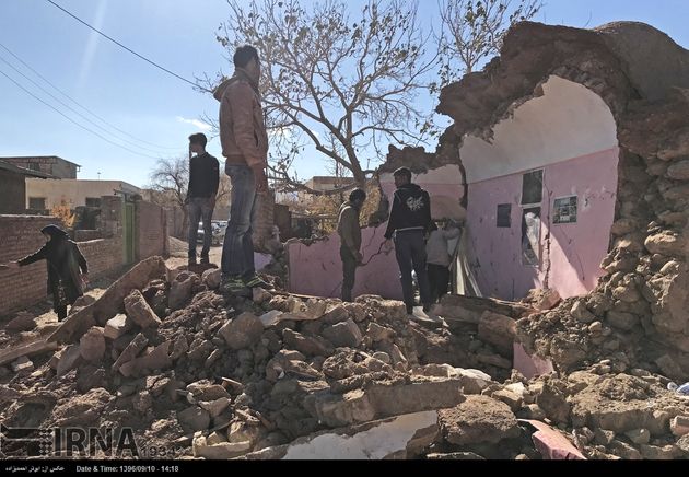تصاویر تخریب خانه‌ها قدیمی در جریان زلزله کرمان