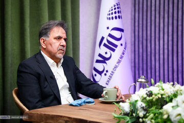 انتقاد صریح عباس آخوندی از صدا و سیما/  تماشای تلویزیون ایران عین مبارزه با نفس است