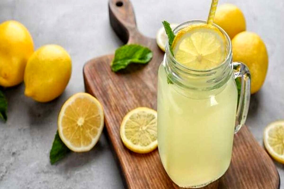 خوردن آب لیمو در این ساعت روز دندان هاینان را نابود می کند