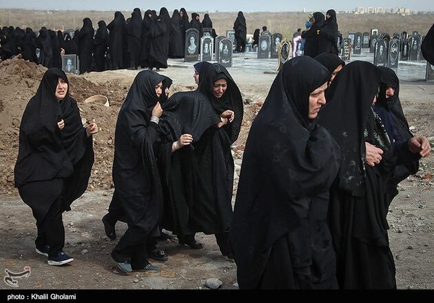 تشییع پیکر جانباختگان سیل عجب شیر