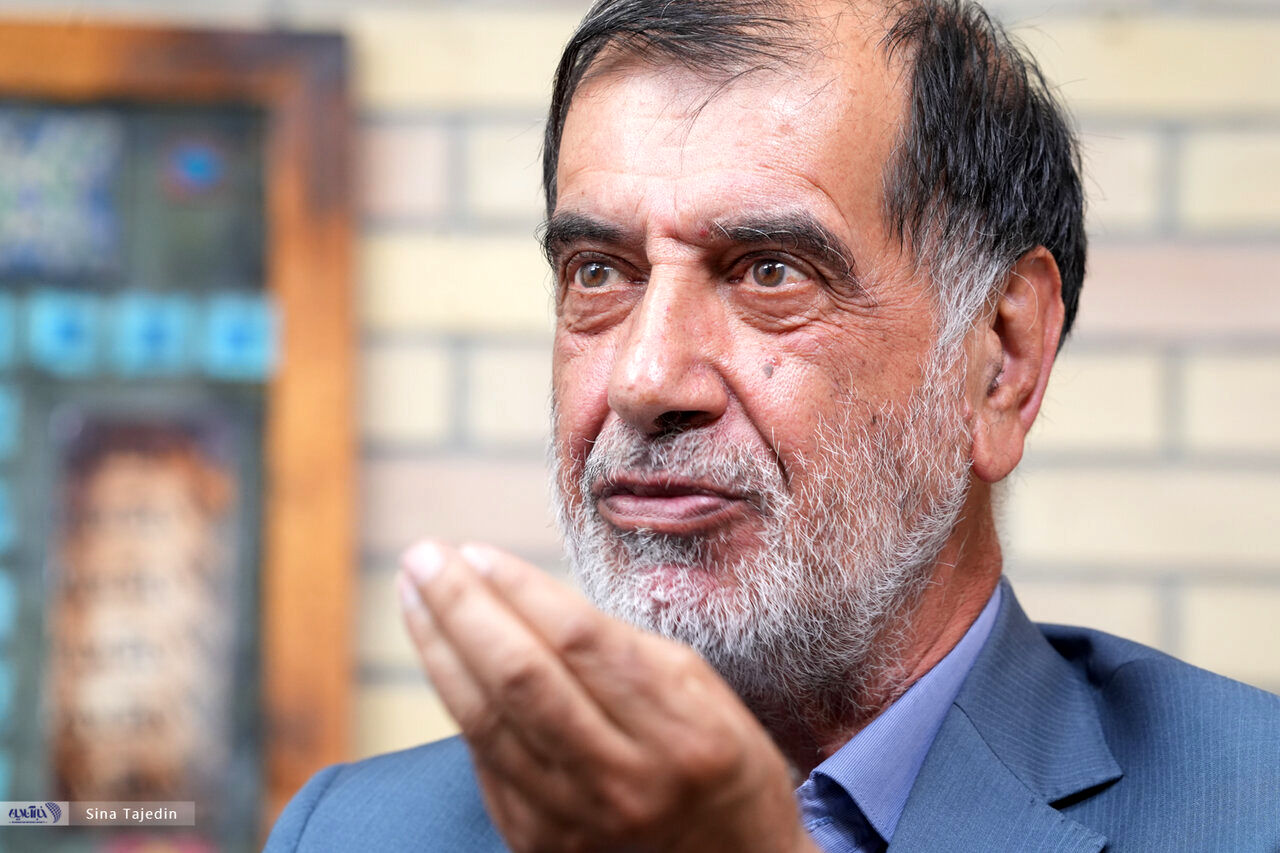 محمدرضا باهنر: عده‌ای در کشور می‌توانند بگویند که با تعطیل کردن برنامه هسته‌ای مخالفیم، اما نباید بگویند قالیباف دارد خیانت می‌کند/ من بازنشسته شده‌ام