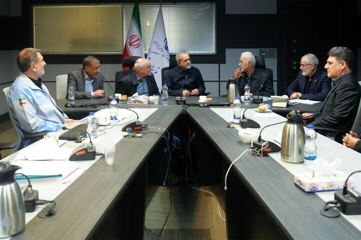 پزشکیان: تفویض اختیار به مدیران استانی کلید موفقیت در شرایط اخیر بود/ اکنون زمان مناسب واگذاری اختیارات بیشتر به استان‌هاست